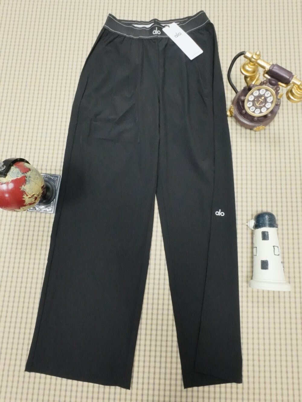NWT💎ALO Yoga Black Suit Up Pants👩🎨Wide Leg 30-inch inseam Regular Fit - Picture 4 of 9